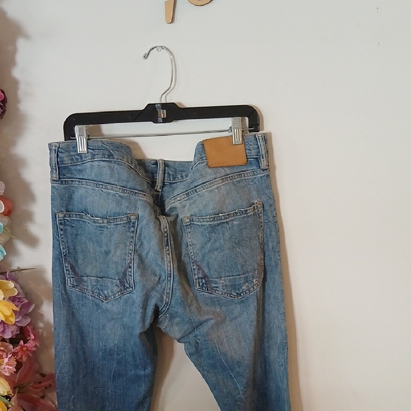 Distressed Blue Jeans - Picture 4 of 10